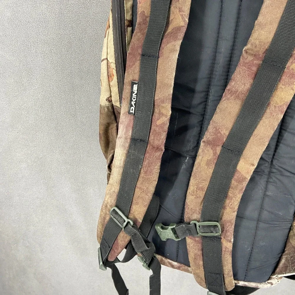 Dakine Windells Unisex Multicolor Camo Wildlife Print Hiking Travel Backpack Bag